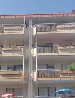 Gemütliche 2 Zimmer Wohnung mit großer geschützter Süd Loggia - Nürnberg