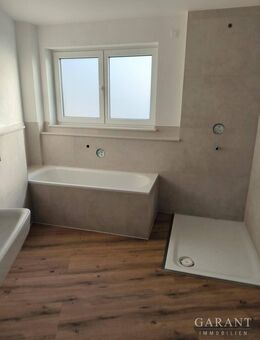 ** ERSTBEZUG! 4,5 Zi.-Wohnung, 107 qm Wfl. im 1. OG, hochwertige Bauweise, modern und schick ** - Bad Rappenau