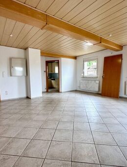 Reduzierter Preis! Außergewöhnliche 3-Zimmer Maisonette mit Balkon, Terrasse und Garten in Ochsenfurt - Ochsenfurt