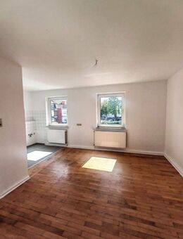 Teilrenovierte helle 4 Zimmer Wohnung - Zweibrücken