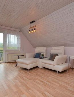 Freundlich möblierte 2-Zimmerwohnung in Üttingen mit Balkon - Uettingen