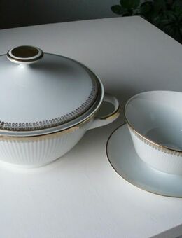 Mitterteich Porzellan Deckelschüssel 1,5 l Ragoutschüssel + Sauciere Relief weiß gold Retro Vintage zus. 7,- - Flensburg