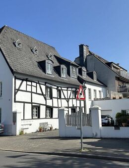 Rarität! Denkmalgeschütztes Wohn- u. Geschäftshaus im historischen Teil von Düsseldorf-Urdenbach! - Düsseldorf