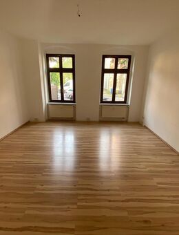 EBK mögl. !!! zwei 25m² große Zimmer / 1. Monat kaltmietfrei ! - Chemnitz