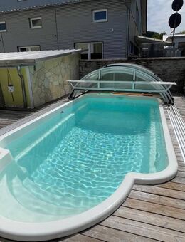 Stattliches Zweifamilien-Doppelhaus mit Sauna & Swimmingpool in Gosbach! - Bad Ditzenbach