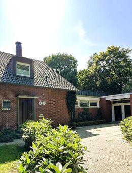 Elegantes Mehrzweckhaus mit Büros, Saal und Panorama-Garten - Wangerland