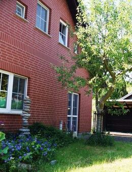 Charmantes Einfamilienhaus mit besonderem Nebengelass in ländlicher Idylle in Rauen-provisionsfrei! - Rauen