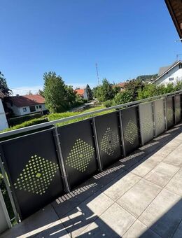 Familienfreundliches Wohnen mit viel Platz und Natur Pur: 4-Zimmerwohnung mit Balkon - Kirchhaslach