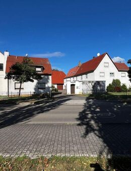 Südöstlich von Leipzig: Hof mit Wohnhäusern, Garagen, Scheune, auf einem 4.110 m² großem Grdstk.!!! - Großpösna