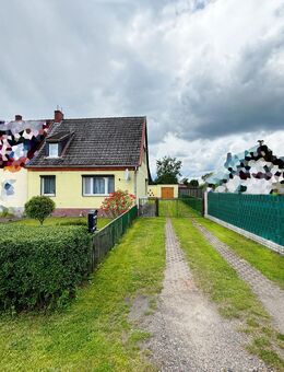 Schöne Doppelhaushälfte mit Garage und Garten - Seehausen (Altmark, Hansestadt)