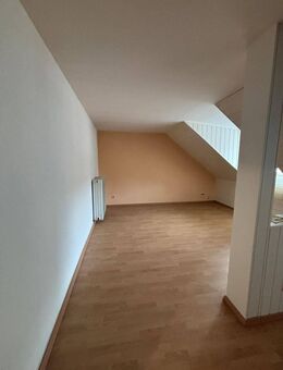 Charmante Dachgeschosswohnung in Gelsenkirchen - Gelsenkirchen