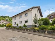 Charmantes Zweifamilienhaus mit großem Grundstück mit Ausbaupotenzial in Gaggenau - Gaggenau