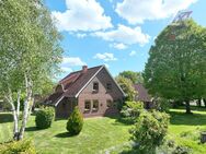 Schickes Landhaus mit Scheune in Kanallage - Uplengen