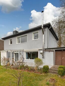 Einfamilienhaus mit Einliegerwohnung in bester Nachbarschaft wartet auf Sie - Aumühle