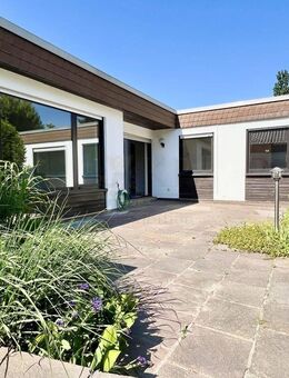 WALLAU: SCHÖNER BUNGALOW IN EXKLUSIVER FELDRANDLAGE - Hofheim (Taunus)