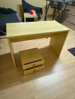 Schreibtisch Kiefer, 110 cm breit, 74 hoch, 55 tief - Bibertal