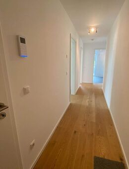 NEUWERTIGE UND BARRIEREFREIE 3 ZIMMER WOHNUNG MIT TERRASSE UND STELLPLATZ - Tostedt