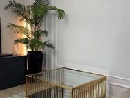 Eleganter Couchtisch mit Goldgestell & Glasplatte – 1x1 Meter - Bünde Zentrum