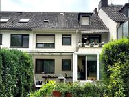 Zweifamilienhaus mit viel Potenzial und verschiedenen Nutzungsmöglichkeiten in ruhiger Wohnlage - Düsseldorf