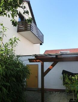 Sofort verfügbar: 3 Zimmer-Dachgesschoss-Wohnung mit Balkon, in ruhiger Lage, inkl. Kfz-Stellplatz! - Heiningen (Baden-Württemberg)