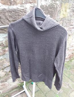 Biete Pullover und Kleider und ein zwei Teiler an - Collenberg