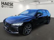 Volvo V60, B4 Benzin Plus Dark, Jahr 2024 - Wiesbaden Kastel