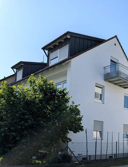 Ansprechende & sonnenverwöhnte 2 Zimmer DG Wohnung mit Stellplatz & Balkon - Bibertal