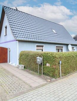 Zuhause mit Garten, Garage und 2 Freistellplätzen in Feldrandlage - Süderholz