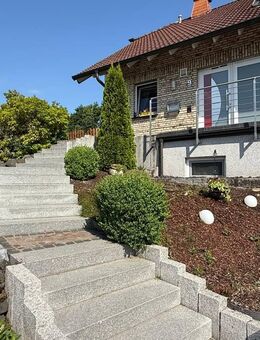 Ansprechendes Wohnhaus in schöner Ortsrandlage von Girod - Girod