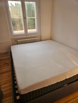 Bett von Emma ( Matratze, Lattenrost und Bettgestell) - Berlin