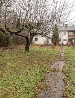 Geräumige Doppelhaushälfte mit großem, ebenen Garten in Föhren - Föhren