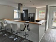 Geräumige, modernisierte 6-Zimmer-Erdgeschosswohnung als Kapitalanlage - Steinburg