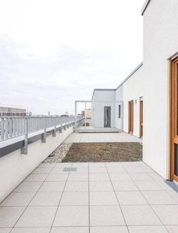 Luxuriöses Penthouse mit gemütlicher Dachterrasse in exklusiver Lage *ERSTBEZUG* - Frankfurt (Main)