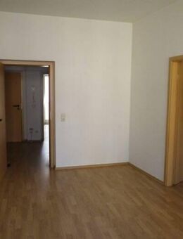 gemütliche 2-Raum-Wohnung in Altenburg mit Balkon - Altenburg
