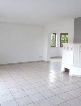 GROSSZÜGIGE DOPPELHAUSHÄLFTE MIT EINLIEGERWOHNUNG SUCHT LANGFRISTIGE MIETER!!! - Viereth-Trunstadt