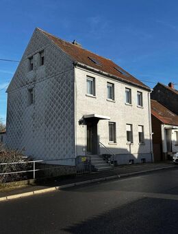 Freistehendes EFH mit einem schönen Grundstück - Neunkirchen (Saarland)