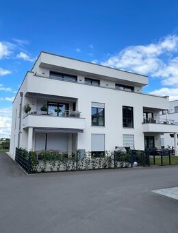 Moderne Penthaus-Wohnung mit Einbauküche, Aufzug in die Wohnung, Dachterrasse, Garage sowie Blick in die Naab-Auen - Schwandorf