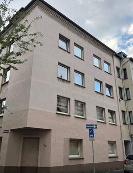 Teilrenovierte Etagen-Wohnung in guter Lage von Duisburg - Duisburg