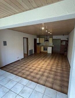 Wir bieten an: Apartment mit sep. Schlafzimmer im Zentrum - Sinsheim