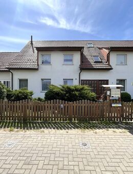 Zweifamilienhaus mit Schwimmbad, Einliegerwohnung und Solaranlage - Löwenberger Land