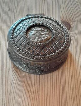 Verkaufe eine antike Schmuckdose - Böhl-Iggelheim