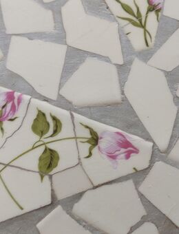 Bistrotisch mit Rosenmosaik - Karlsfeld