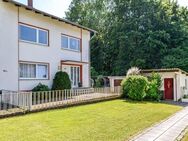 Großzügige 2 Familien-DHH mit Aufstockungs- und Anbaumöglichkeiten * ca. 1.848 m² parkähnlicher Grund mit Direktangre... - Leverkusen
