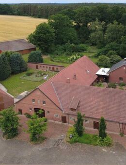 Attraktiver Resthof mit zwei Wohneinheiten und Tierhaltung in Niedersachsen - Dickel