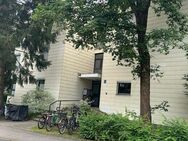 Exklusive, gepflegte 3-Raum-Wohnung mit Balkon und EBK in Puchheim - Puchheim