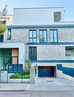 Hermann Immobilien: Exklusive Wohnung auf Villengrundstück mit Terrasse und eigenem Garten! - Frankfurt (Main)