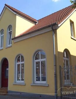 Schicke, gemütliche Oberwohnung mit modernem Bad - Leer (Ostfriesland)