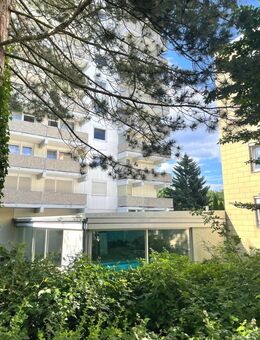 Helle sanierte 3 Zimmer Wohnung mit hochwertiger Einbauküche, Keller, Tiefgaragen Stellplatz und Schwimmbad - Stein (Bayern)