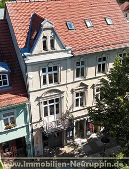 Zentral gelegene Kapitalanlage mit Hofauffahrt zur urgemütlich angelegten Innenhofgastronomie uvm.! - Rheinsberg