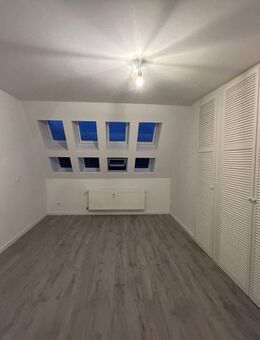 Saniert - Traumhafte Dachgeschosswohnung! - Berlin